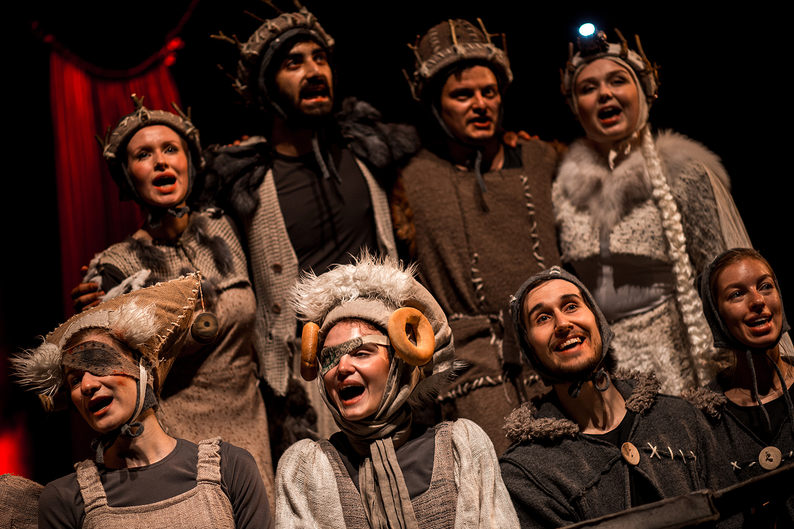 Театр драматический ивановский драматический. Оптимистическая трагедия александринский театр. Большой театр паяцы 985. Театр удиви. Воронежский театр оперы и балета паяцы.